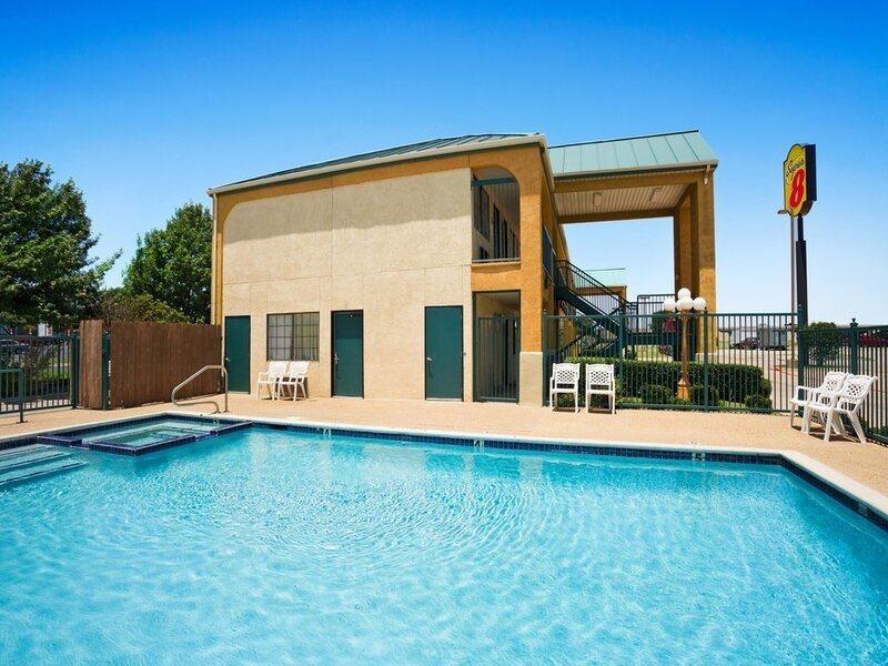 Super 8 By Wyndham Grand Prairie Southwest Motel Exterior photo