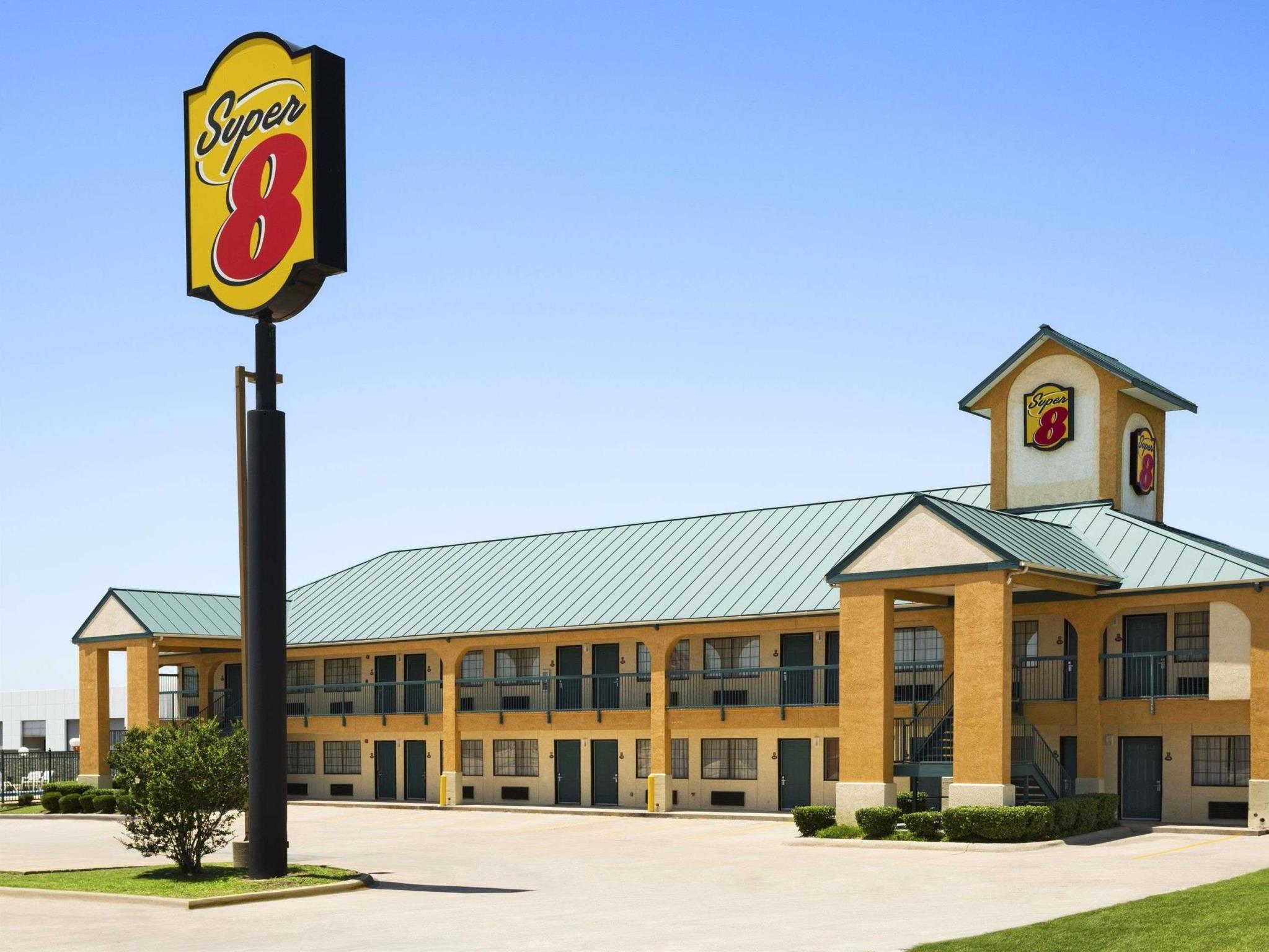 Super 8 By Wyndham Grand Prairie Southwest Motel Exterior photo
